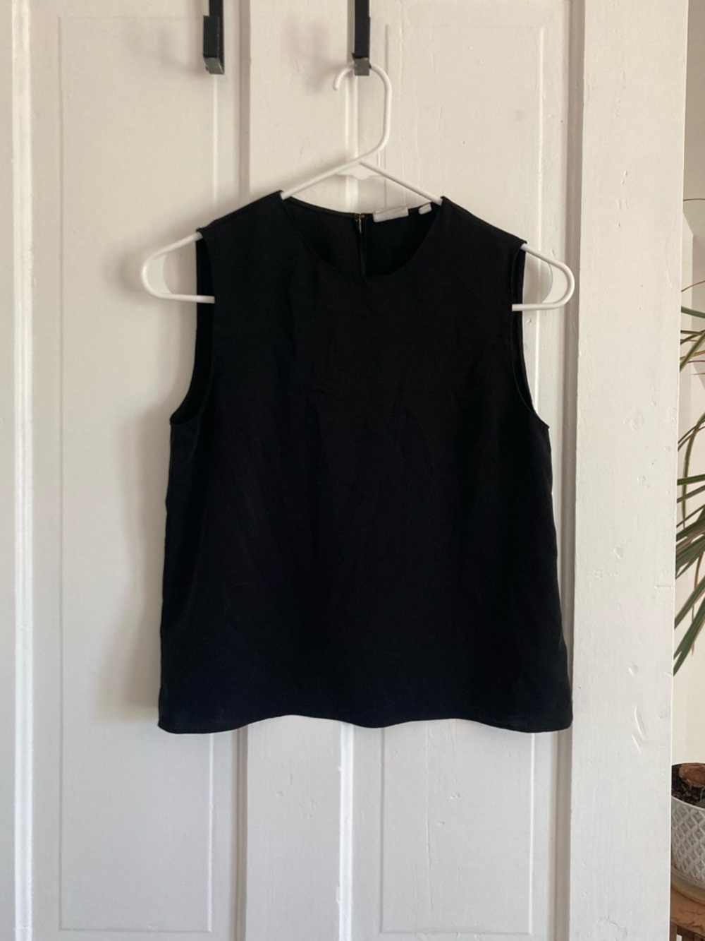 Aritzia Babaton Black Sleeveless Shell Tank Top XS